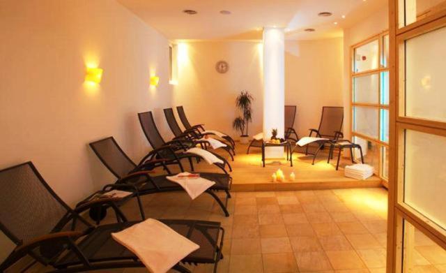 Hotel Blitzburg Brunico Esterno foto