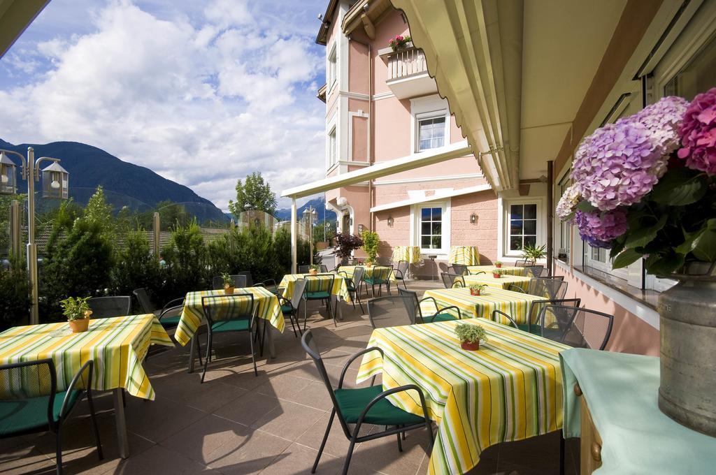 Hotel Blitzburg Brunico Esterno foto