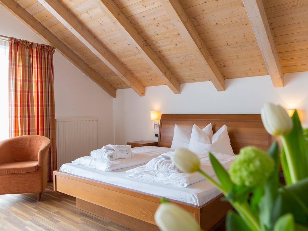 Hotel Blitzburg Brunico Esterno foto