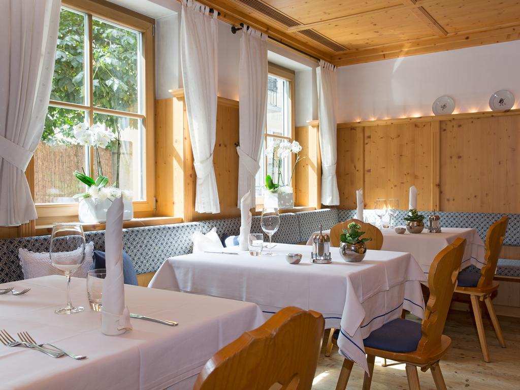 Hotel Blitzburg Brunico Esterno foto