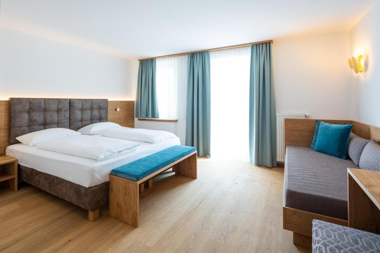 Hotel Blitzburg Brunico Esterno foto